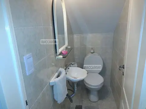 Casa 4 ambientes con 2 baños