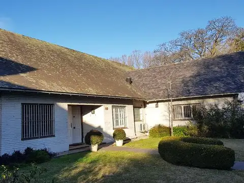 Casa 6 ambientes con 3 baños