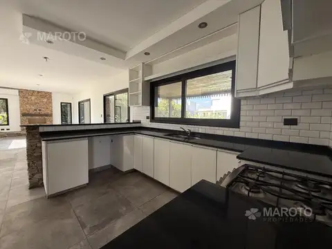 Casa en Alquiler de 4 dormitorios