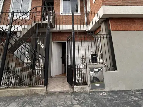VENTA CASA 5 AMBIENTES QUILMES. o PERMUTA