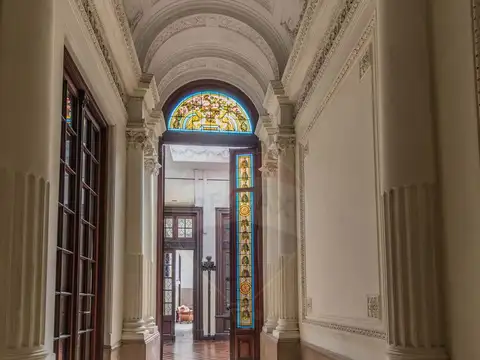 Casa en Alquiler con 1 cochera