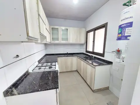 Casa en Alquiler con 1 cochera