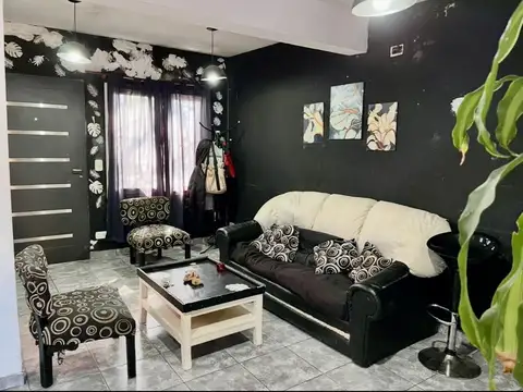 Casa 5 ambientes con 1 baño