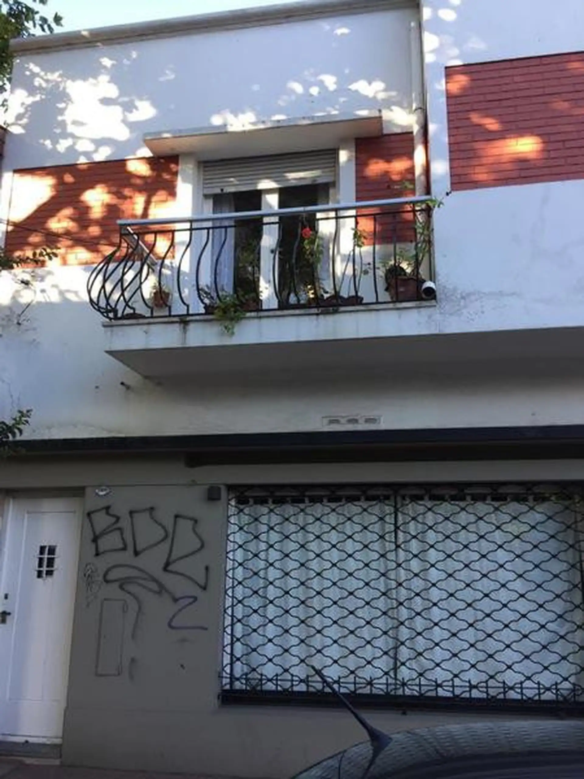 Depto 3 amb con dependencia de servicio. Totalmente externo.