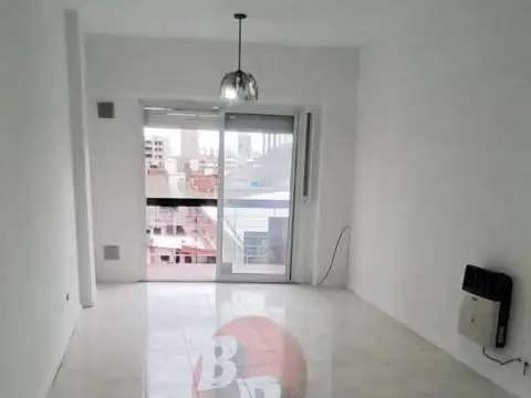 EXTRAORDINARIO DEPTO 3 AMB. FRENTE CON ENORME BALCON 