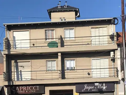 2 AMBIENTES PRIMER PISO CONTRAFRENTE CON DOS BALCONES