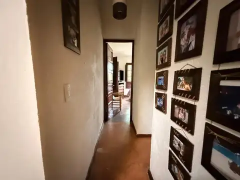 Casa en Alquiler con 2 cocheras