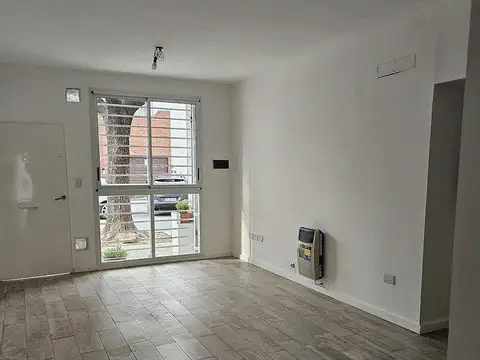 Depto Tipo Casa en Alquiler de 2 ambientes