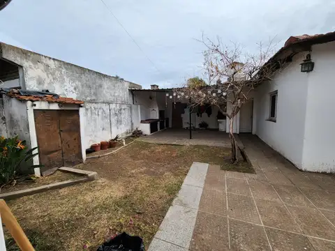 Casa en Venta con 4 cocheras