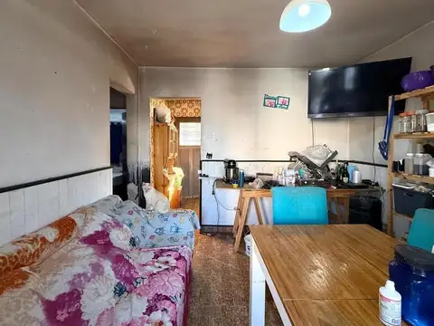 Casa 3 ambientes con 1 baño