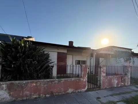 Casa en Venta en Rafael Calzada, USD 50.000