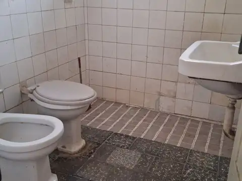 Casa 2 ambientes con 1 baño