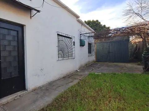 Casa en Alquiler con 1 cochera
