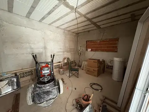 Casa 6 ambientes con 2 baños