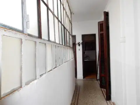 Avenida Almirante Brown 1400, Piso 1