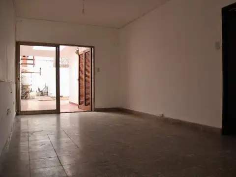 Casa 8 ambientes con 3 baños