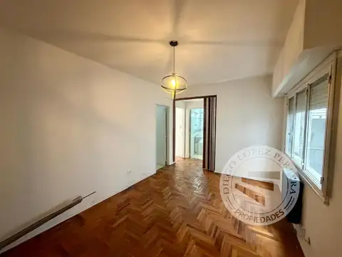 Muy buen departamento de tres ambientes al frente