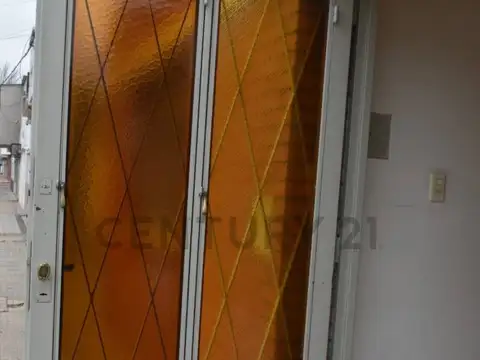 CASA EN VENTA EN LOS HORNOS - 3 DORMITORIOS,PARQUE Y COCHERA