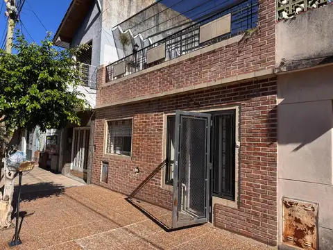 Casa al frente muy luminosa