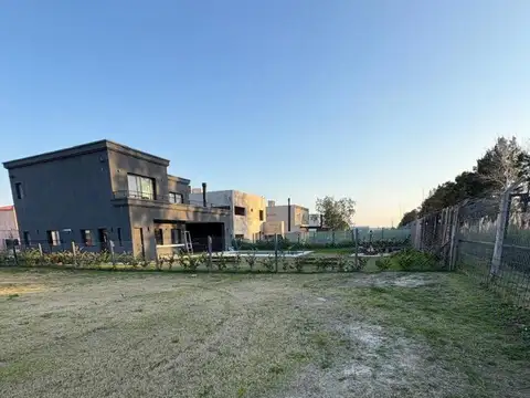 Terreno en Venta, FOS 45