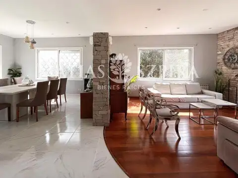 Casa 5 ambientes con 4 baños