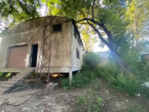 BANCALARI - GALPON CON ENTRE PISO - a reciclar