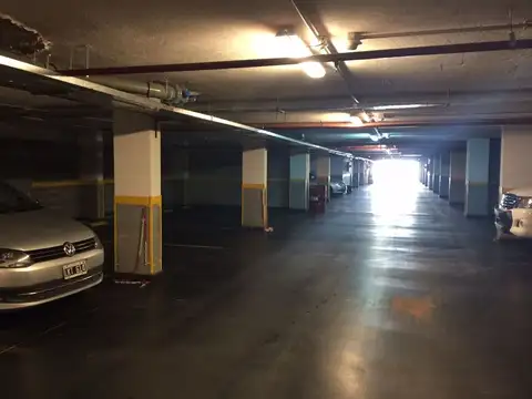 ALQUILER COCHERA CON BAULERA EN FONTANAS DEL SUR I