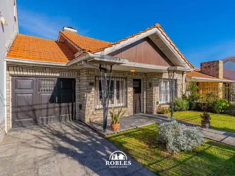 Chalet en el tradicional barrio Parque Luro