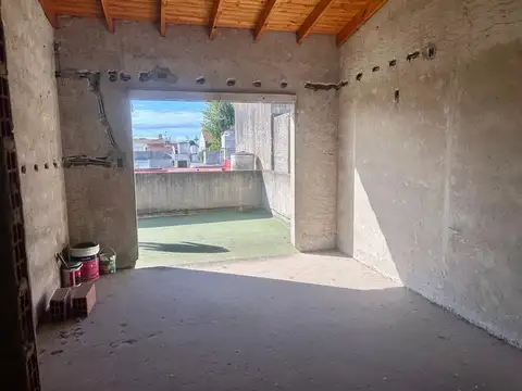 VENTA CASA 3 AMB CON DPTO. EN PLANTA ALTA QUILMES