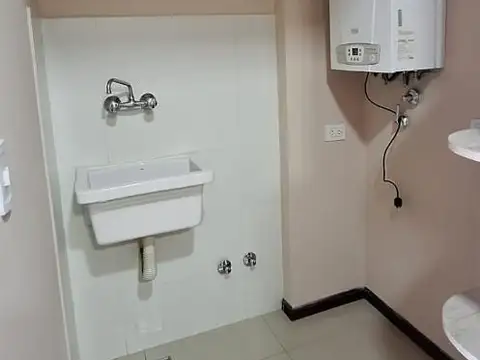 Pellegrini 3700, Piso 05