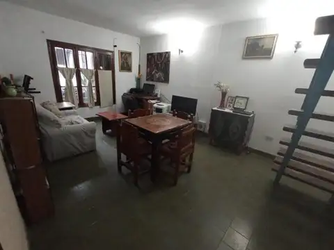 Casa en Venta con 4 cocheras