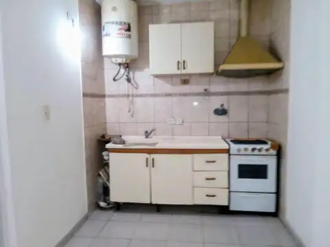 Colectora Este 257 , Piso P B