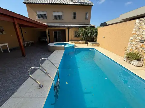 VENTA CASA 3 AMBIENTES CON PILETA EN BELLA VISTA