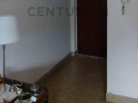 Departamento 6 ambientes con 2 baños
