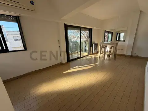 10 entre 33 y 34 100, Piso 0