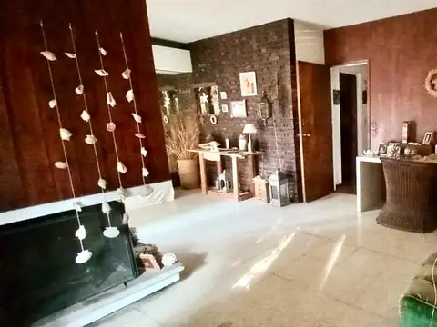 Domingo Faustino Sarmiento 2400