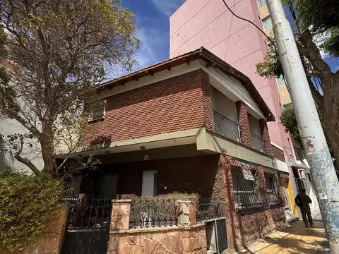 Venta de Casa, precio único. Centro de Comodoro