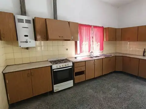 Casa en Alquiler con 1 cochera