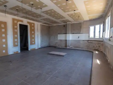 Casa en Venta con 3 cocheras