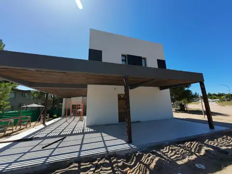Casa en Venta en Pinamar, USD 220.000