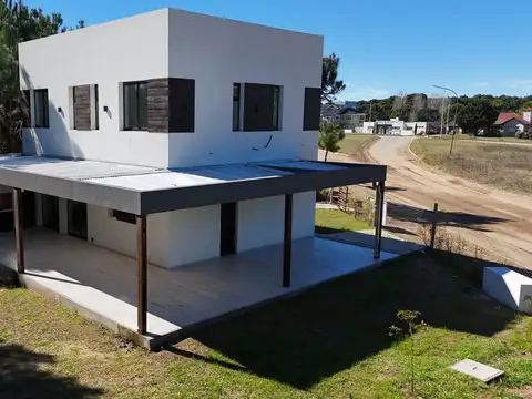 Casa en Venta en Pinamar, USD 220.000