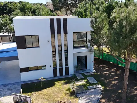 Casa a estrenar barrio Nayades en Pinamar