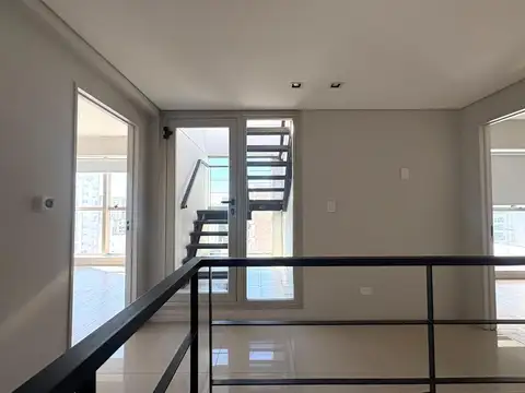 Duplex de 3 ambientes con Terraza propia. Cochera. Amenities