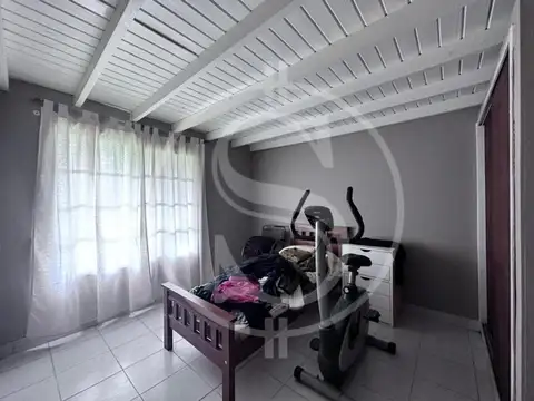 Casa en Venta con 3 cocheras