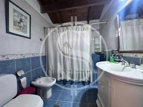 Casa 5 ambientes con 1 baño