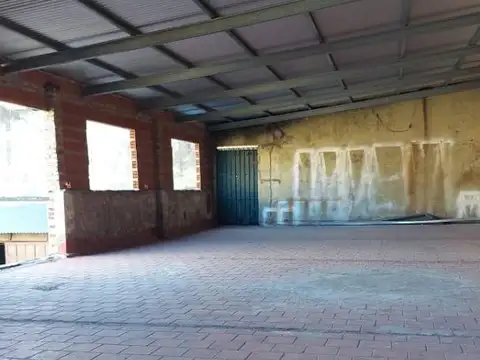 Galpon en venta. Bernal