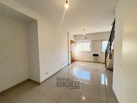 Depto Tipo Casa en Alquiler de 3 ambientes