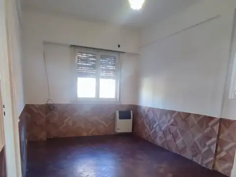ALQUILER EN CASEROS PH 3 AMBIENTES. FACIL ACCESO A COMERCIOS Y LINEAS DE TRANSPORTES