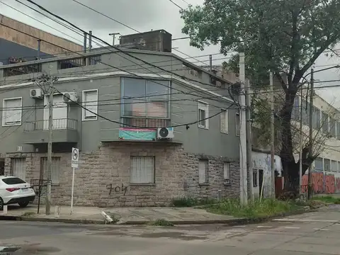 ALQUILER EN CASEROS PH 3 AMBIENTES. FACIL ACCESO A COMERCIOS Y LINEAS DE TRANSPORTES
