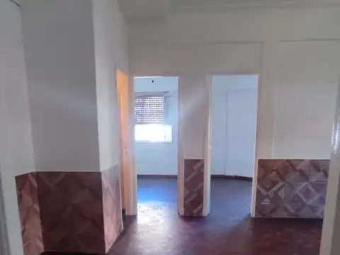 ALQUILER EN CASEROS PH 3 AMBIENTES. FACIL ACCESO A COMERCIOS Y LINEAS DE TRANSPORTES
